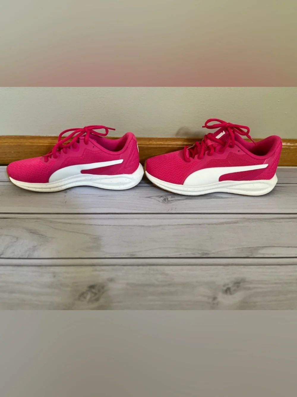 New women’s Puma twitch pink soft foam runner tennis shoe sneaker. Size 8.5